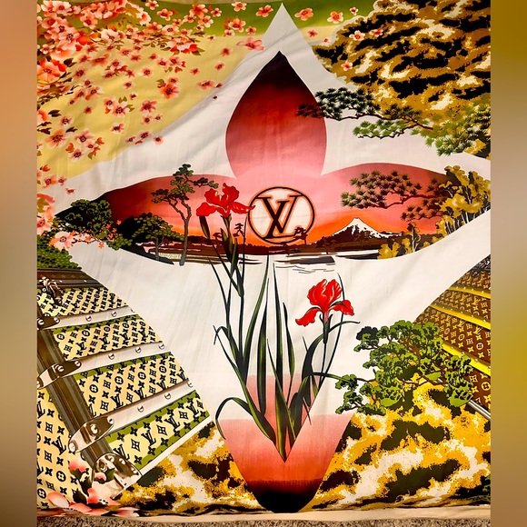 Luxury Multicolor Louis Vuitton Voyage Au Japon Scarf. - Picture 1 of 5